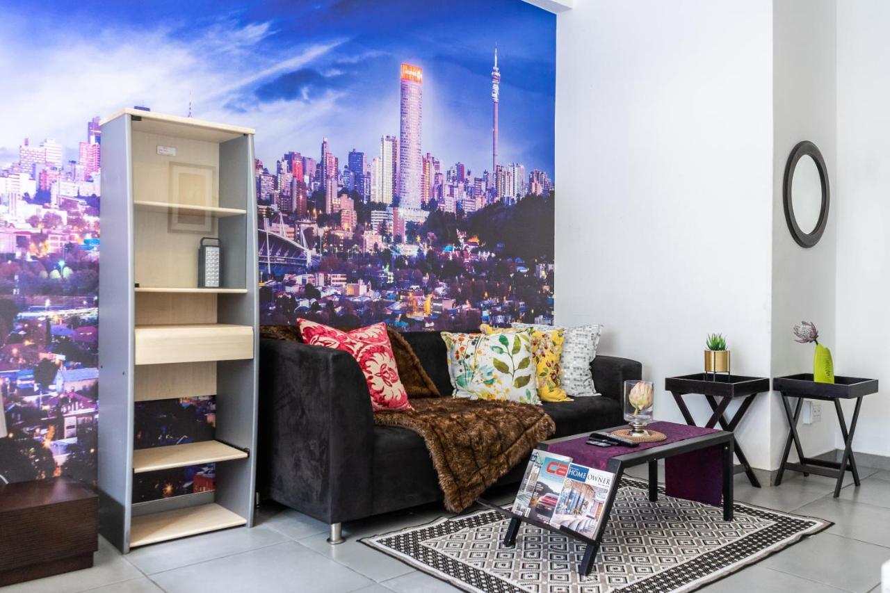 Stunning Maboneng Precinct Studio Apartment At 12 Decades Building Johannesburg Exterior foto