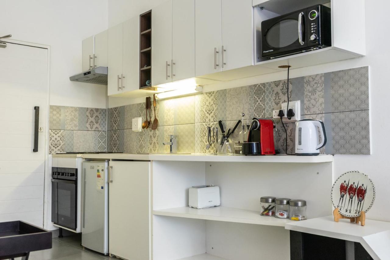 Stunning Maboneng Precinct Studio Apartment At 12 Decades Building Johannesburg Exterior foto