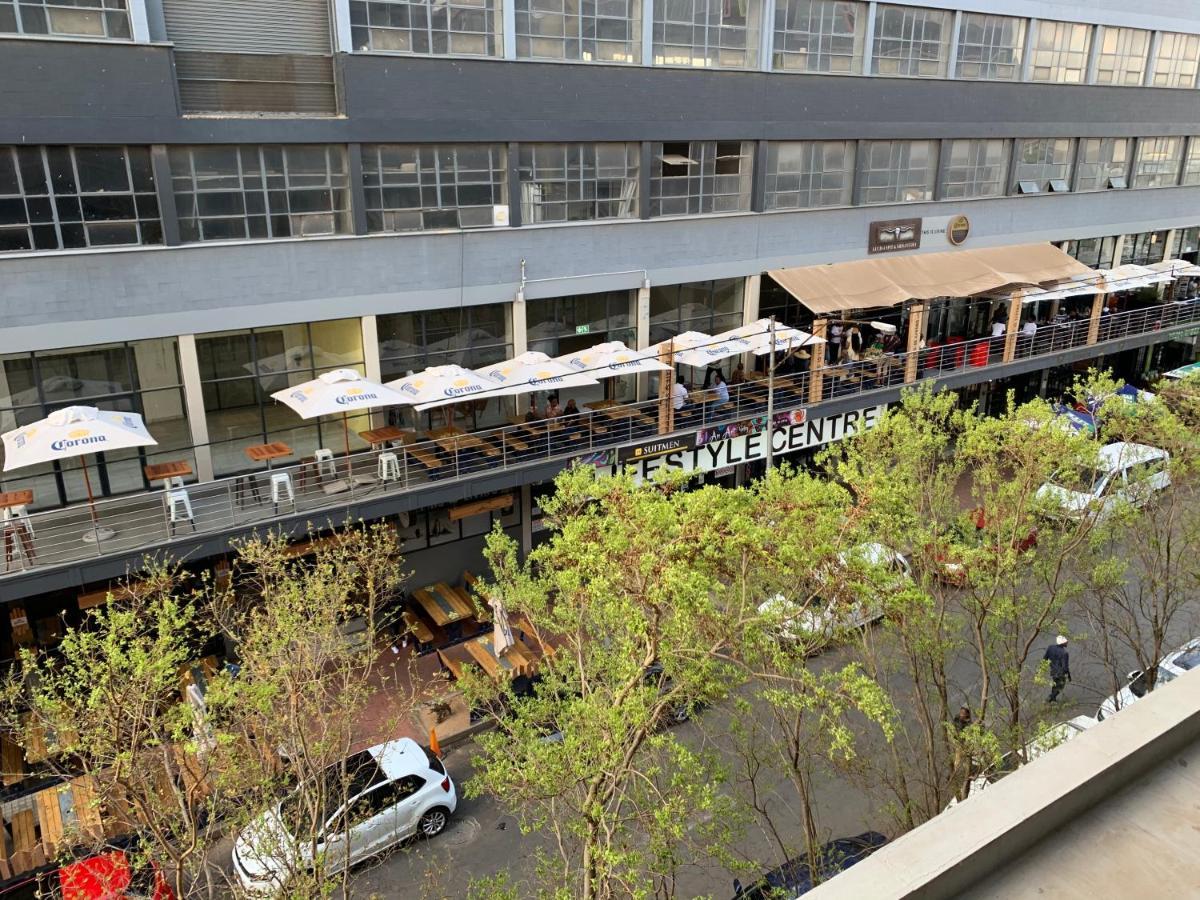 Stunning Maboneng Precinct Studio Apartment At 12 Decades Building Johannesburg Exterior foto