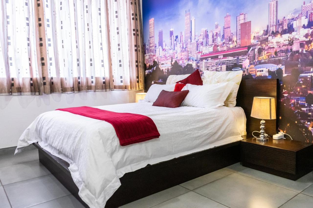 Stunning Maboneng Precinct Studio Apartment At 12 Decades Building Johannesburg Exterior foto