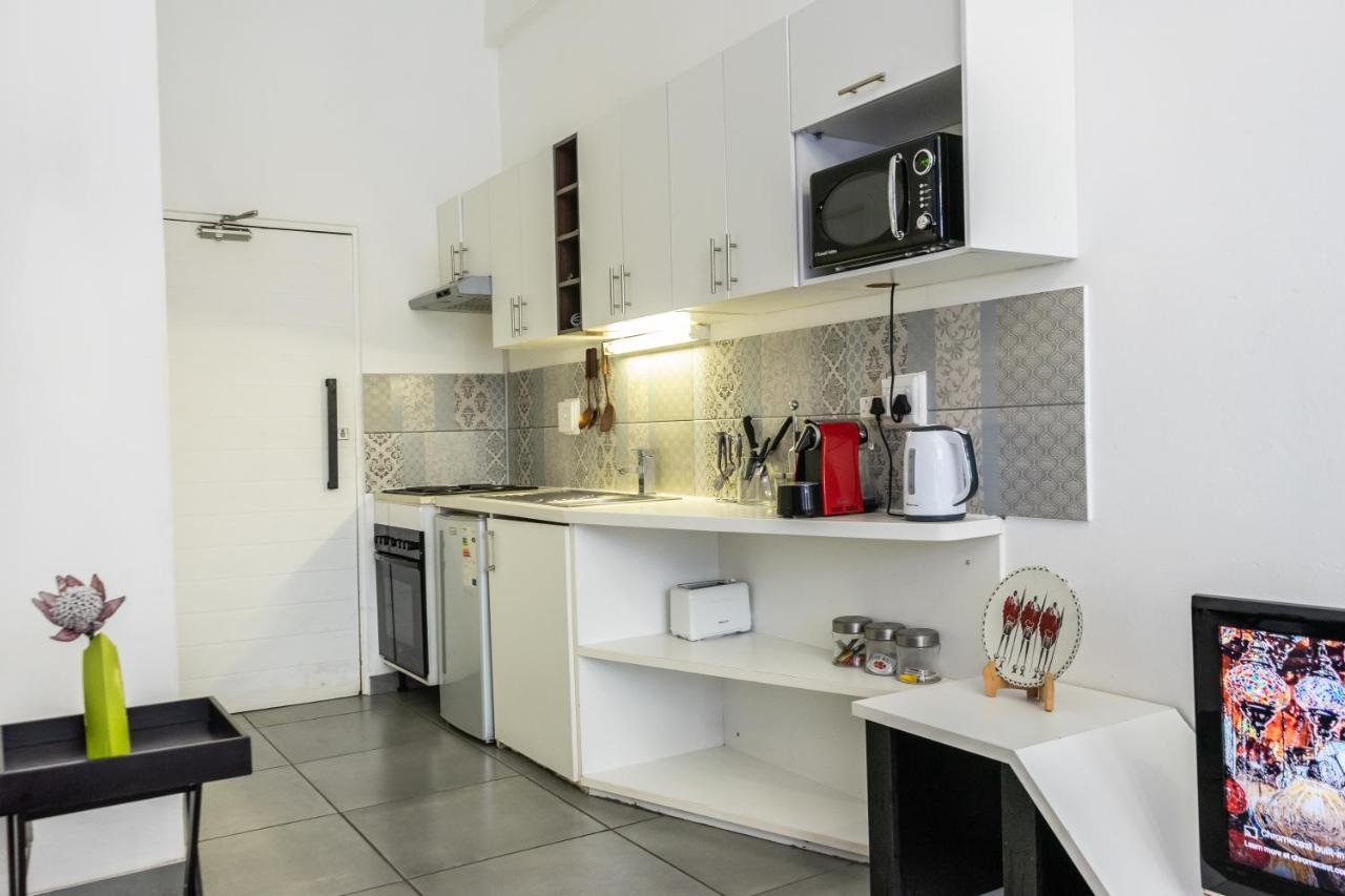 Stunning Maboneng Precinct Studio Apartment At 12 Decades Building Johannesburg Exterior foto